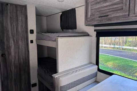 Couples or Family Bunkhouse Oasis