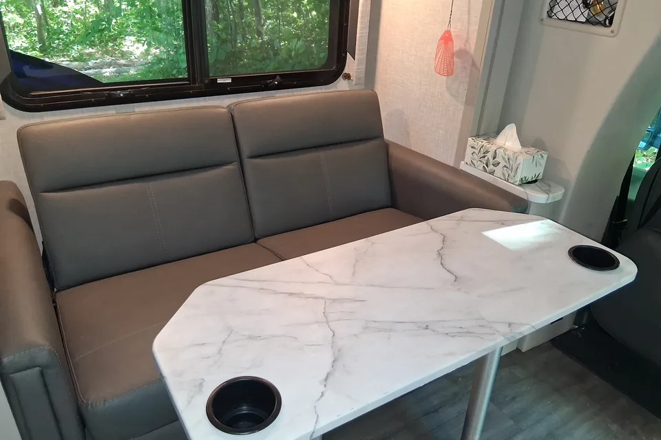 Forest's Thor Motor Coach Compass Truck Camper