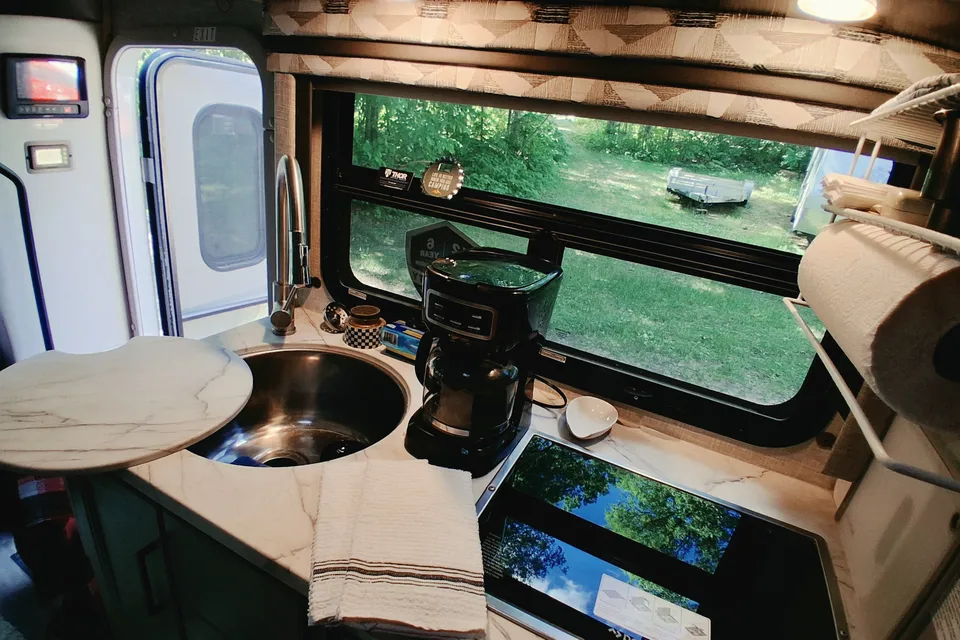 Forest's Thor Motor Coach Compass Truck Camper