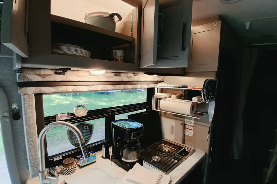 Forest's Thor Motor Coach Compass Truck Camper