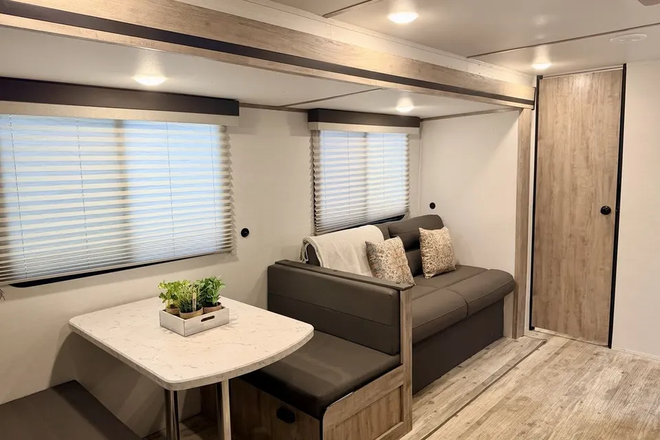 2025 Gulf Stream  Enlighten #42 Sleeps 8