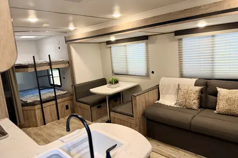 2025 Gulf Stream  Enlighten #42 Sleeps 8