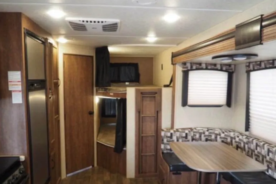 Ryan's Starcraft Autumn Risge Travel Trailer