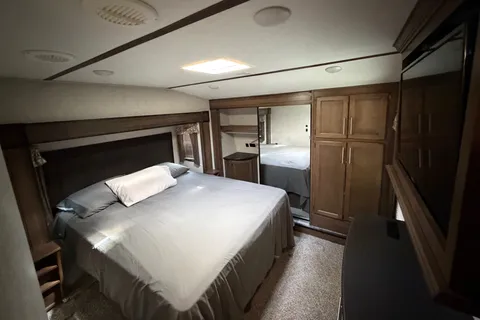 Keystone Cougar Fifth Wheel