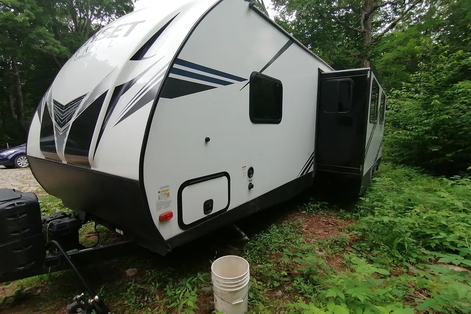 Larry's Sunset Park RV 251RK sunset Travel Trailer