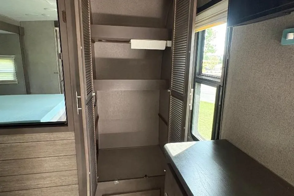 Your Future Camper -Forest River Rockwood Signature 8328sb Travel Trailer
