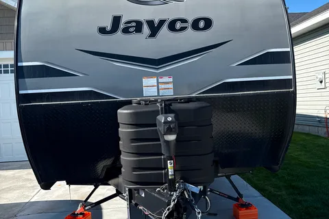 Party of 6 Jayco Jay Flight Travel Trailer