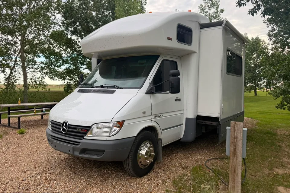 Alex's Winnebago Dodge sprinter Class C