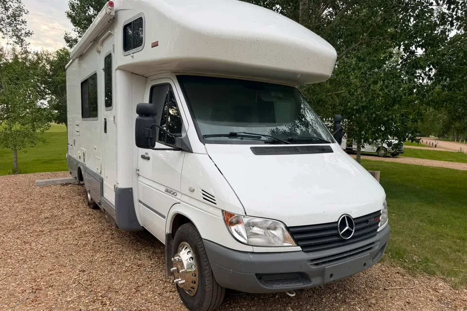 Alex's Winnebago Dodge sprinter Class C