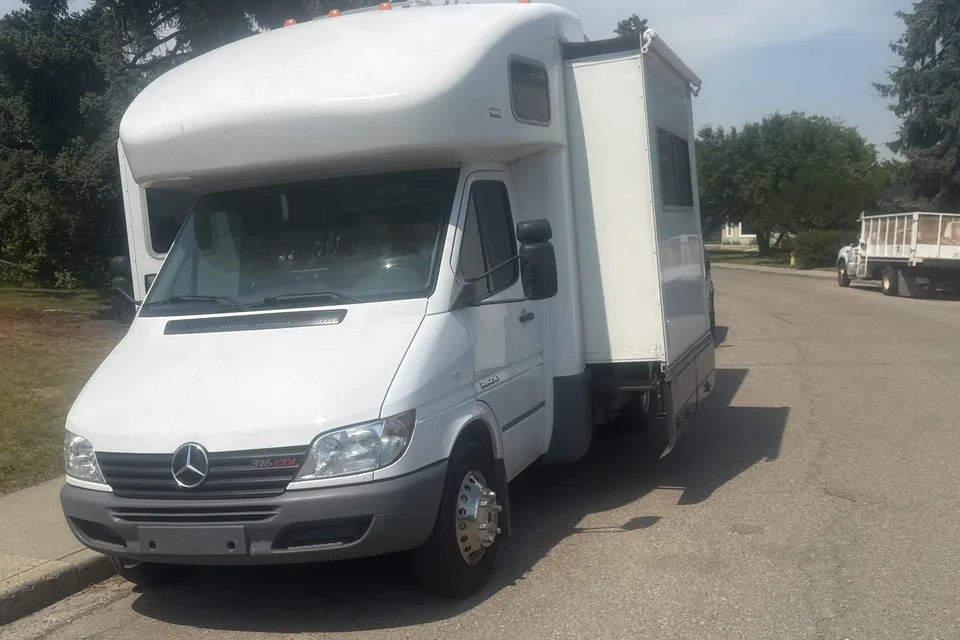 Alex's Winnebago Dodge sprinter Class C
