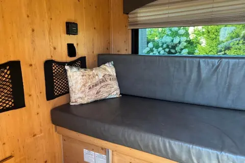 Pingkan's Sunray 109 Classic Travel Trailer