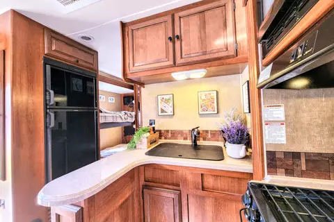 Completely Revonated! "Lucky" the Leprechaun Bunkhouse *Sleeps 10*