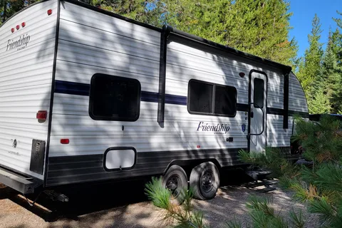 Hit the road with our RV rental! 2022 Gulf Stream