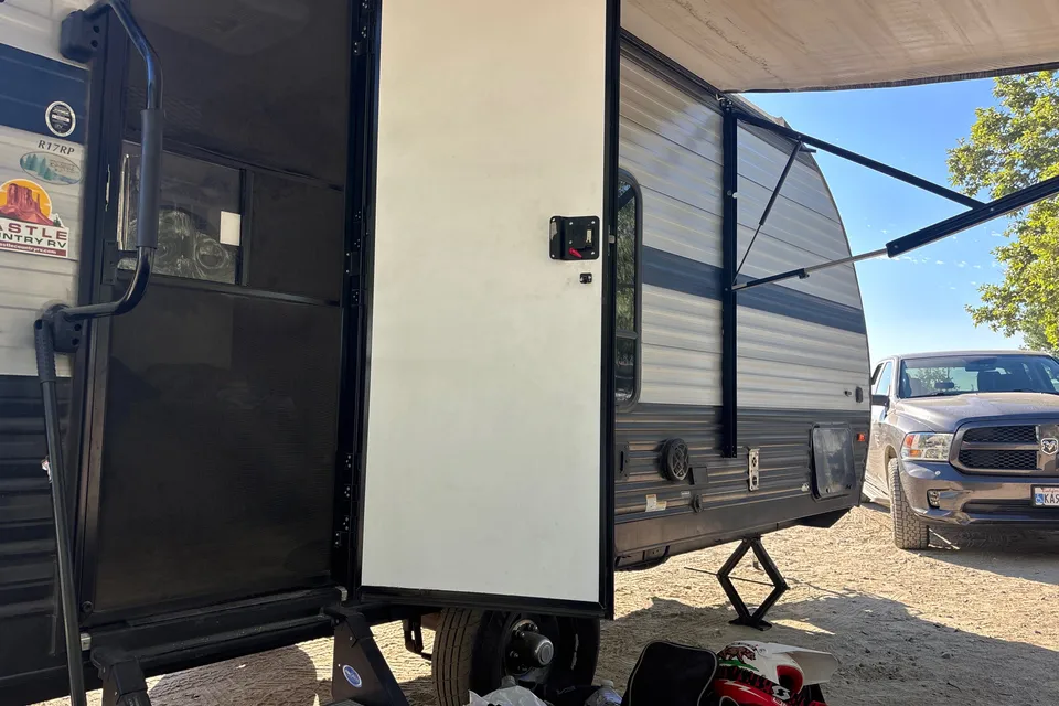 JEREMY's Forest River RP 17 2bike or 1 quad Toy Hauler