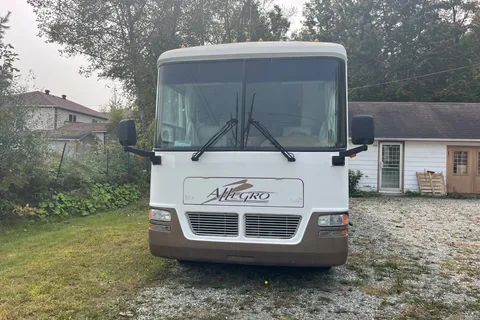 “Gilberte”Tiffin Motorhomes Allegro bus  Class A
