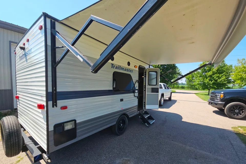 TJ's Gulf Stream Trailmaster 189dd Travel Trailer