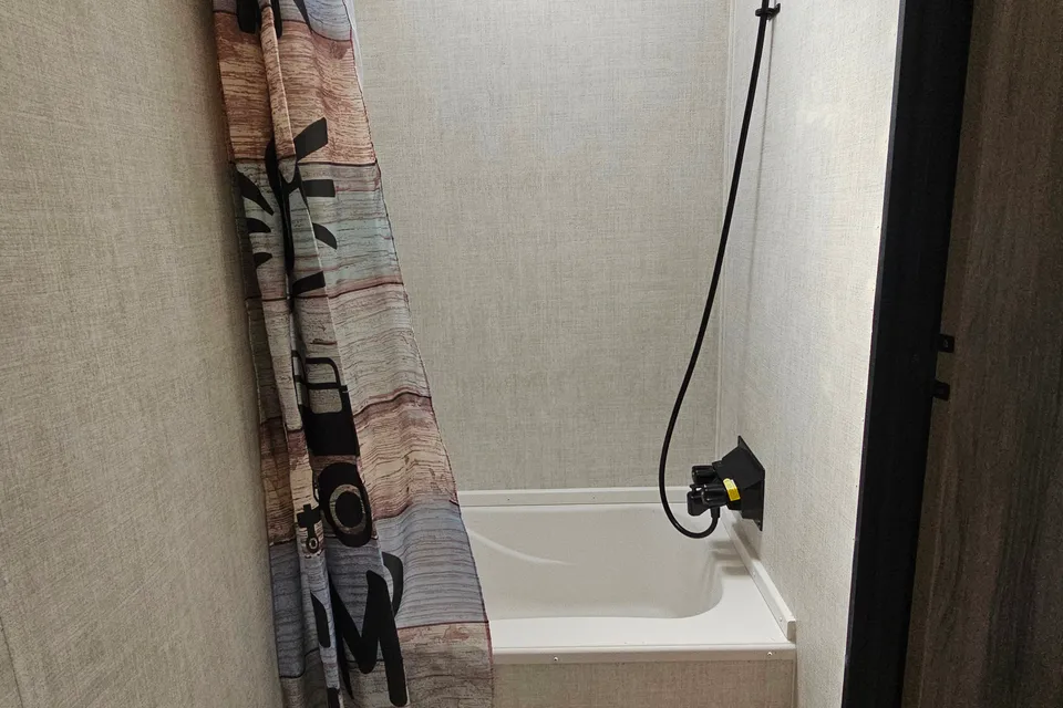TJ's Gulf Stream Trailmaster 189dd Travel Trailer