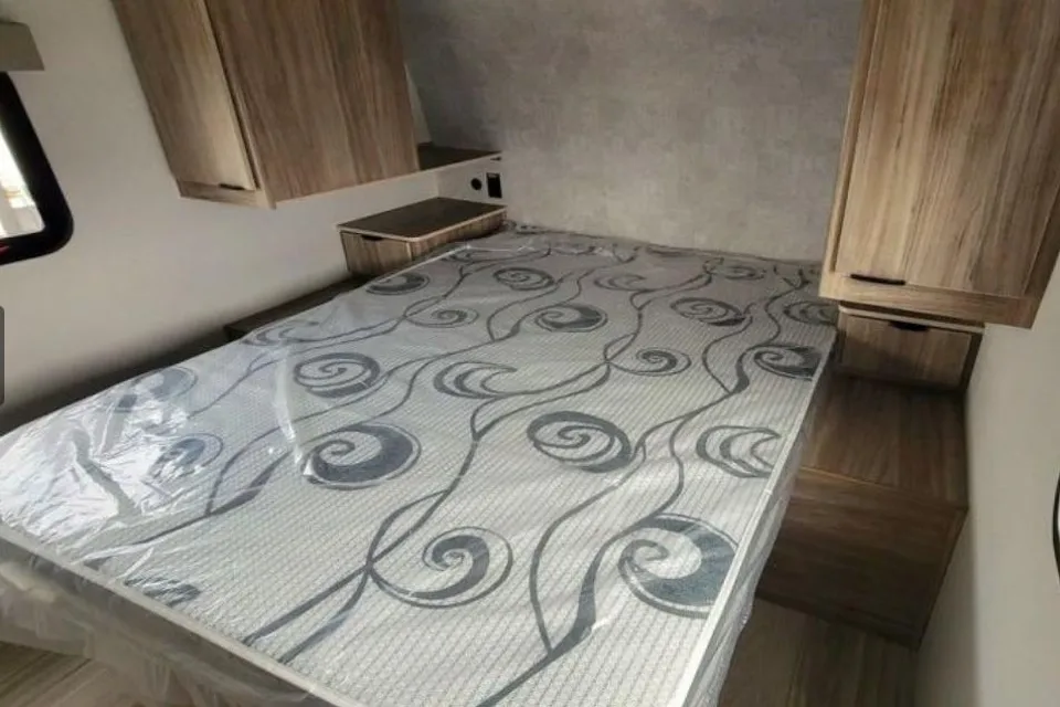 Modern Family Bunkhouse: Brand New Winnebago Access 26BH – Sleeps 8
