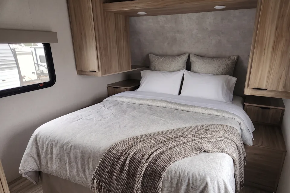 Modern Family Bunkhouse: Brand New Winnebago Access 26BH – Sleeps 8