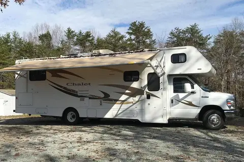 Forrest's Winnebago Chalet Class C