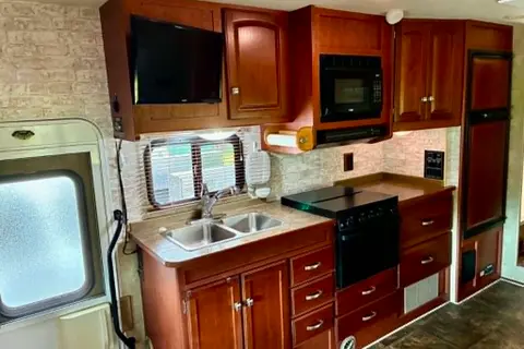 Forrest's Winnebago Chalet Class C