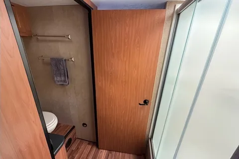 Thor Majestic 28' Motorhome - Class C RV