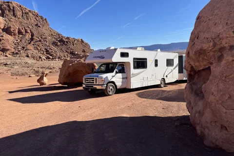 Thor Majestic 28' Motorhome - Class C RV