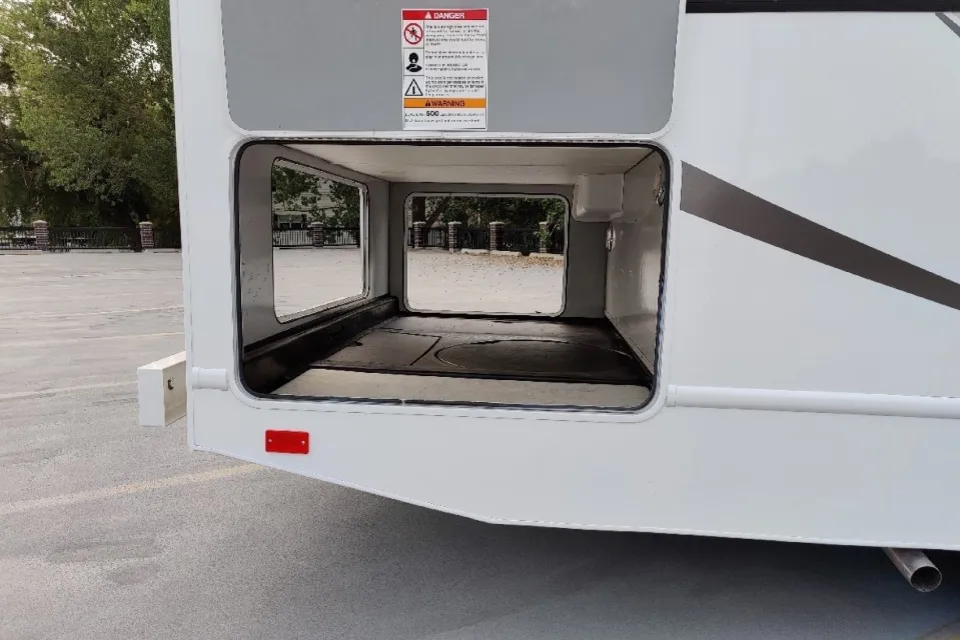 Thor Majestic 28' Motorhome - Class C RV