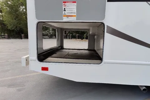 Thor Majestic 28' Motorhome - Class C RV