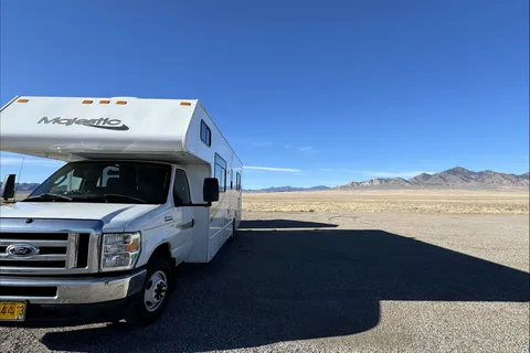 Thor Majestic 28' Motorhome - Class C RV