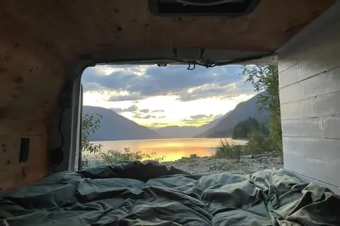 Heated! XL Bed (6ft 8" long) Solar-Powered Cozy Modern Cabin on Wheels!