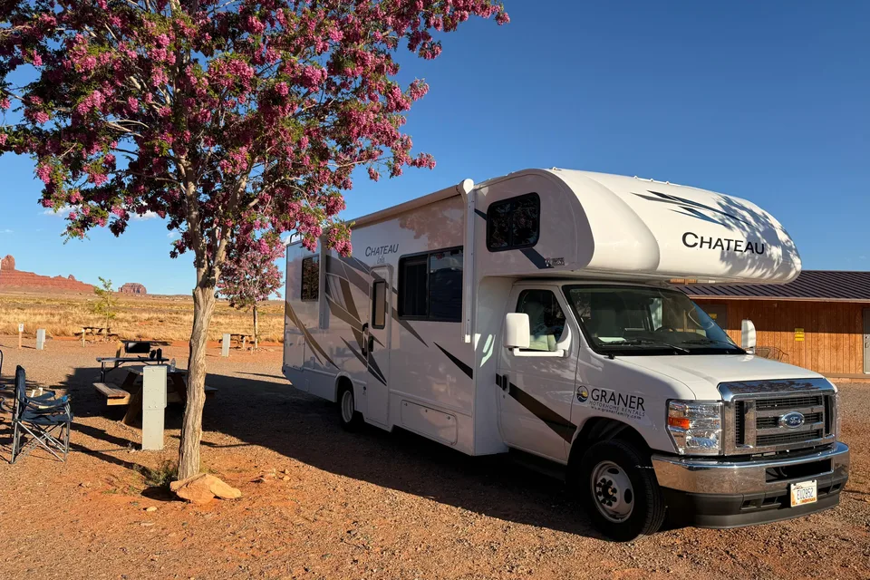 Brand new 2026 Thor Chateau 30ft. with free private shuttle -Lola