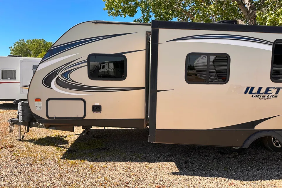 Sleeps 10 Keystone Bullet Ultralight Travel Trailer
