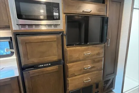 2021 Tiffin Wayfarer 25RW Class C
