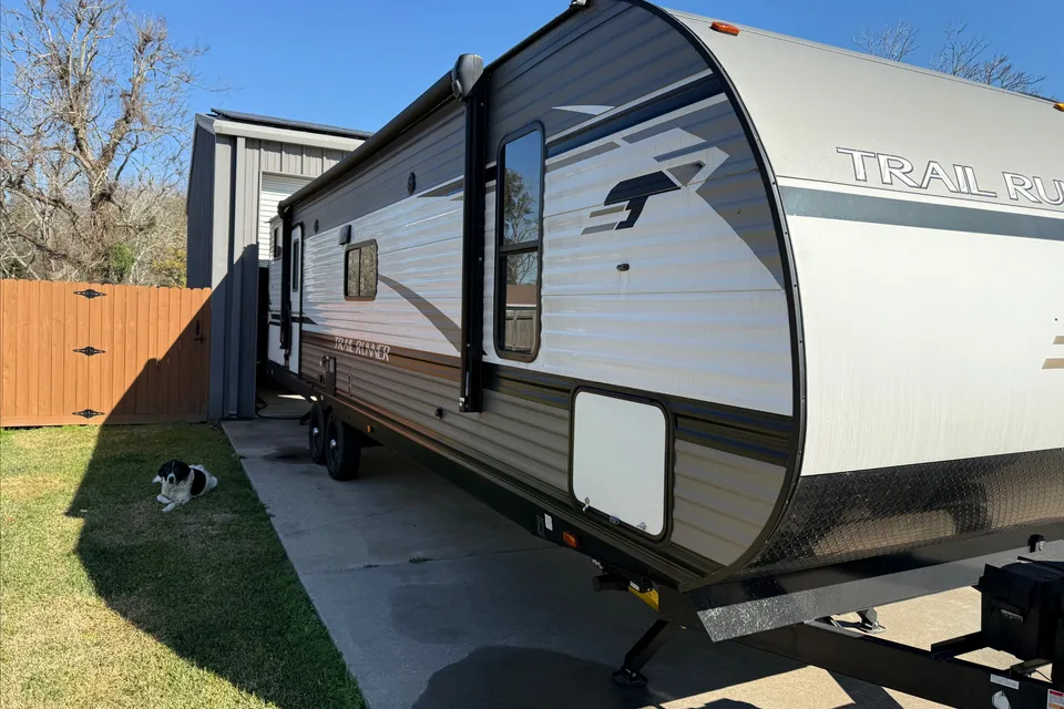 Eddie’s Pet Friendly Heartland Trail Runner Travel Trailer