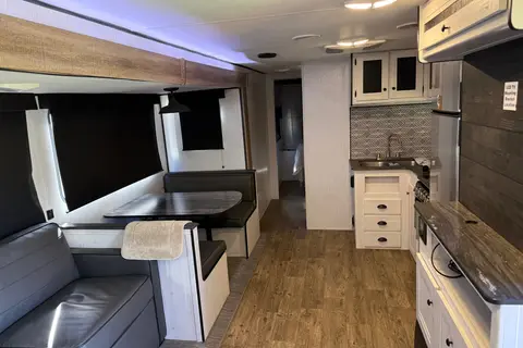 Eddie’s Pet Friendly Heartland Trail Runner Travel Trailer
