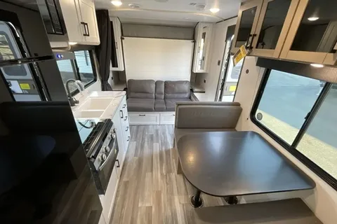 New Jayco with Double Bunks + Murphy Bed – Easy Tow, Sleeps 7