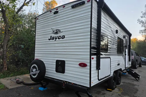 New Jayco with Double Bunks + Murphy Bed – Easy Tow, Sleeps 7