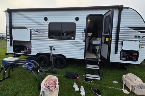 New Jayco with Double Bunks + Murphy Bed – Easy Tow, Sleeps 7