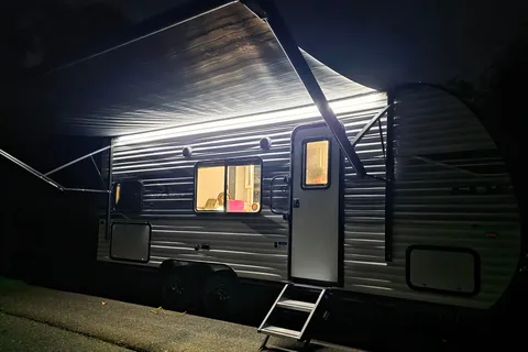 New Jayco with Double Bunks + Murphy Bed – Easy Tow, Sleeps 7