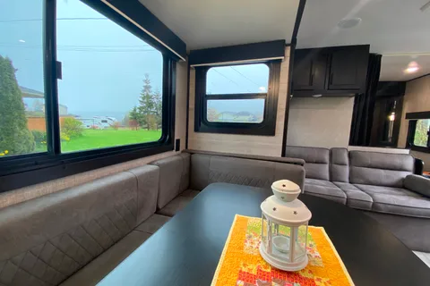 Camp-a-Lot Castle - 2022 Jayco Jay Flight 24RBS