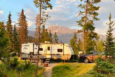 Camp-a-Lot Castle - 2022 Jayco Jay Flight 24RBS