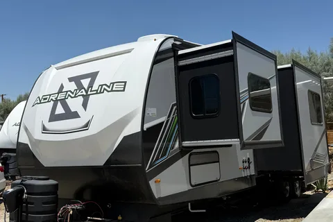 Joe's Coachmen Adrenaline  30GS Toy Hauler