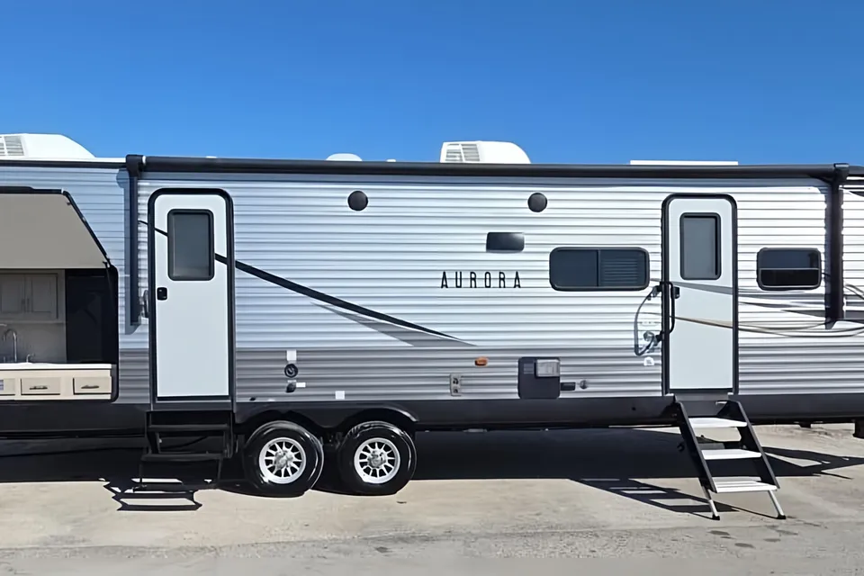 Aurora RV with Bunk Room: Fully Equipped: No Prep Fee: Delivery Available($85)