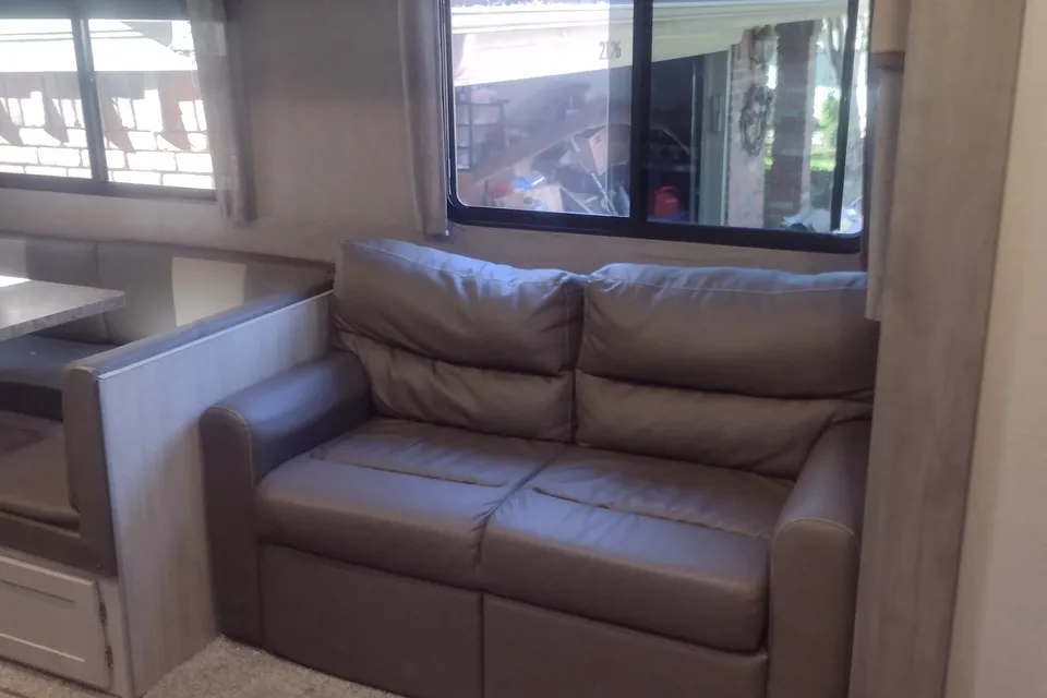 Aurora RV with Bunk Room: Fully Equipped: No Prep Fee: Delivery Available($85)