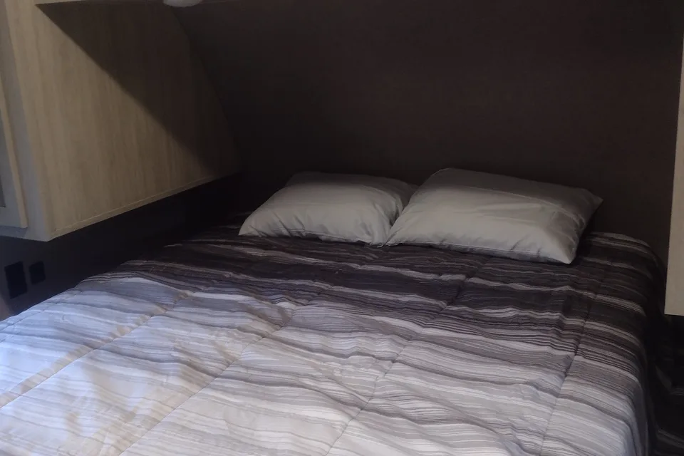 Aurora RV with Bunk Room: Fully Equipped: No Prep Fee: Delivery Available($85)