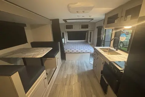 Jeny & Will's Coachmen Apex Travel Trailer