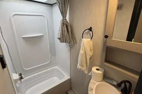 Jeny & Will's Coachmen Apex Travel Trailer