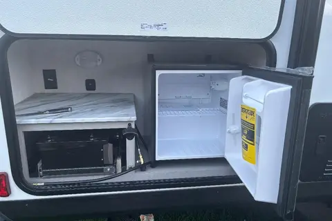 Jeny & Will's Coachmen Apex Travel Trailer