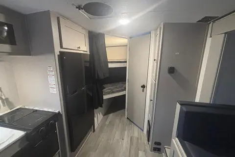 Jeny & Will's Coachmen Apex Travel Trailer